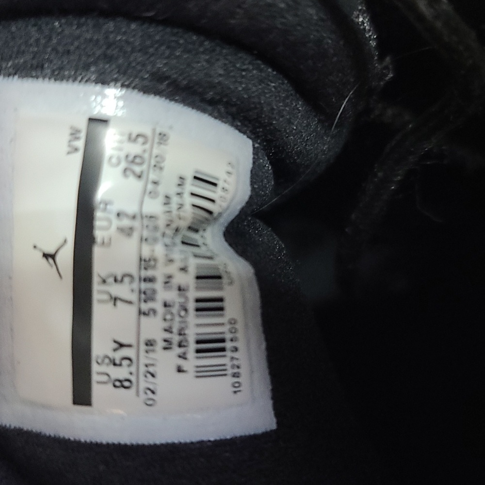 SHOES - Picture 6 of 7